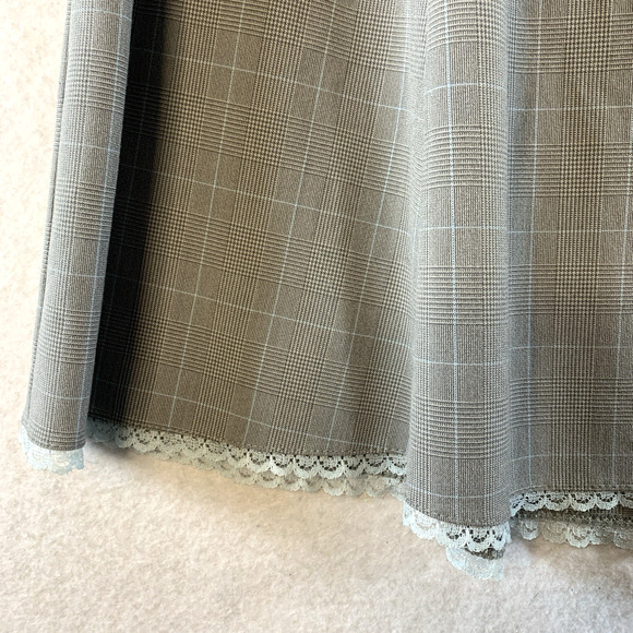 VTG Old‎ Navy Plaid Skirt Sz 8 Gray Light Academia Coquette Soft Girl Lace Trim - Picture 2 of 12